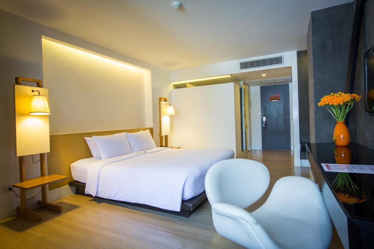 Trinity Silom Hotel Bangkok Exterior photo