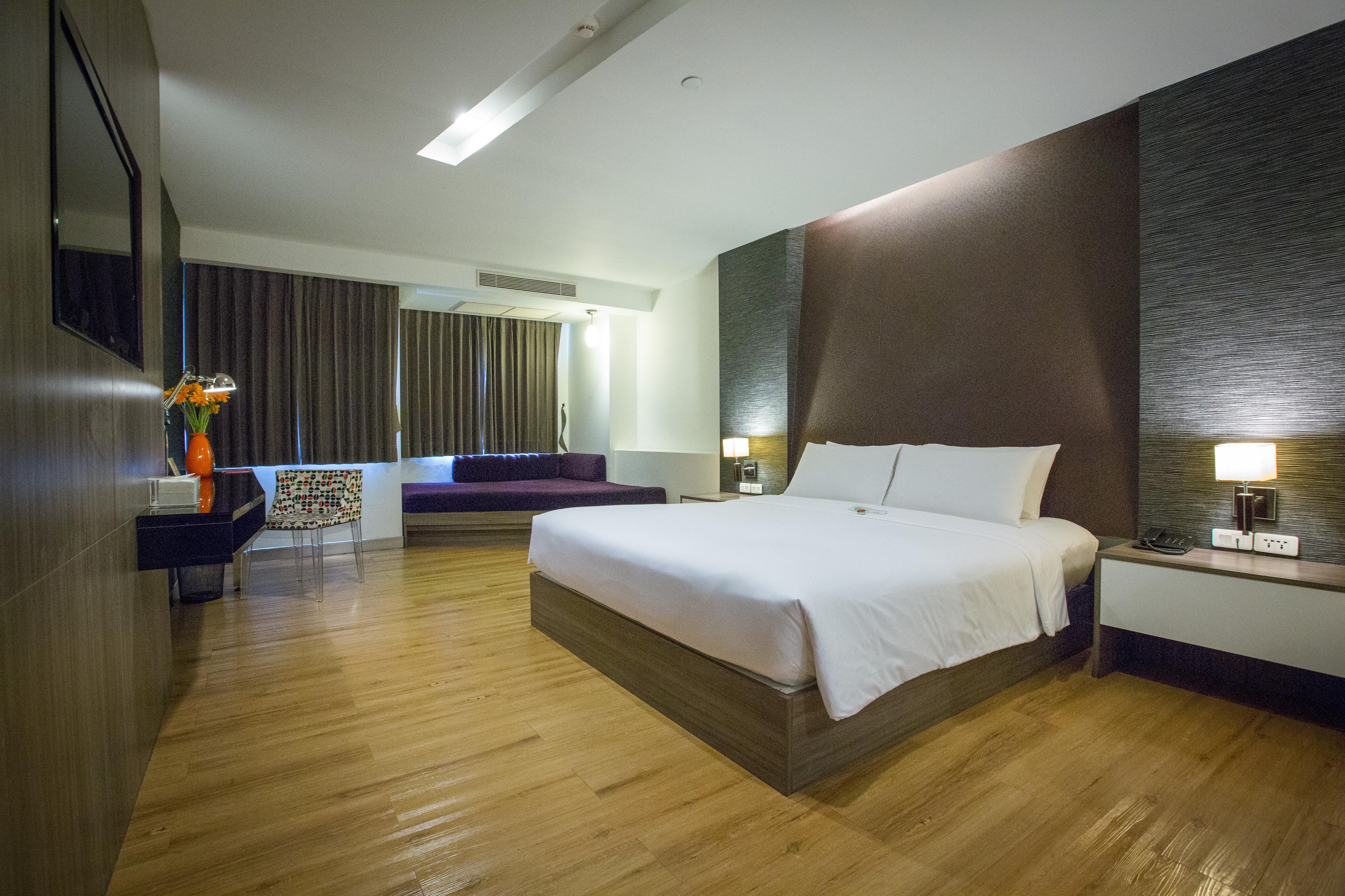 Trinity Silom Hotel Bangkok Exterior photo
