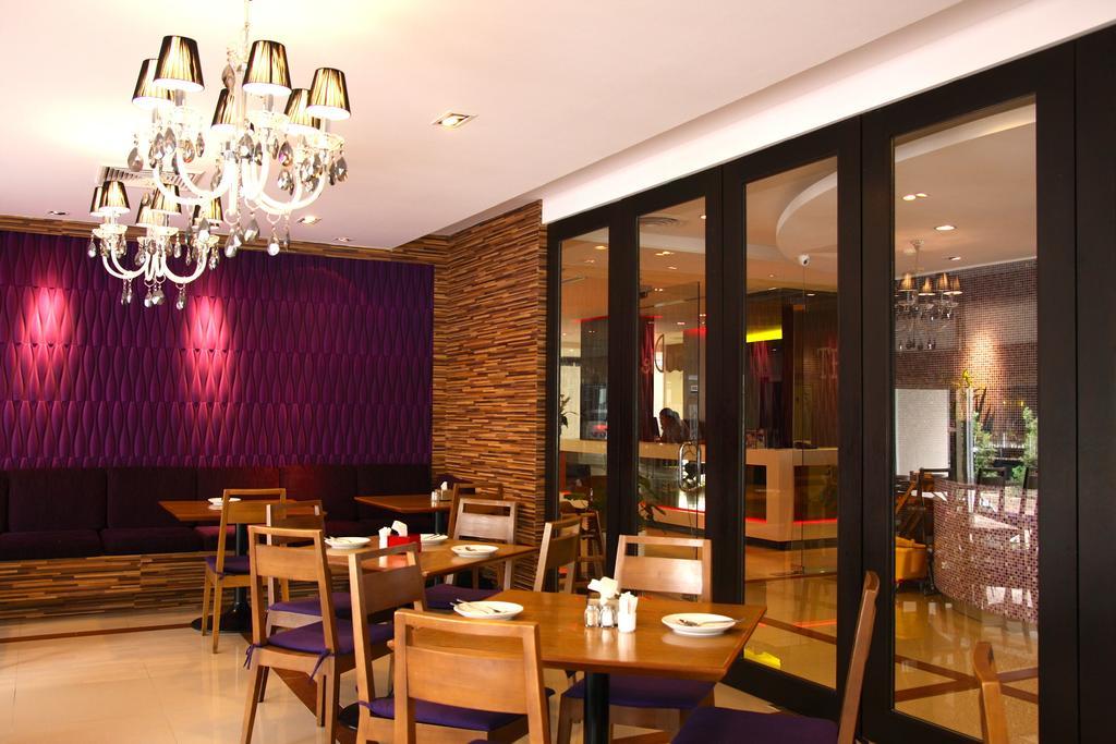 Trinity Silom Hotel Bangkok Exterior photo