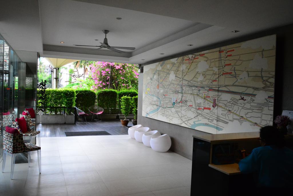 Trinity Silom Hotel Bangkok Exterior photo